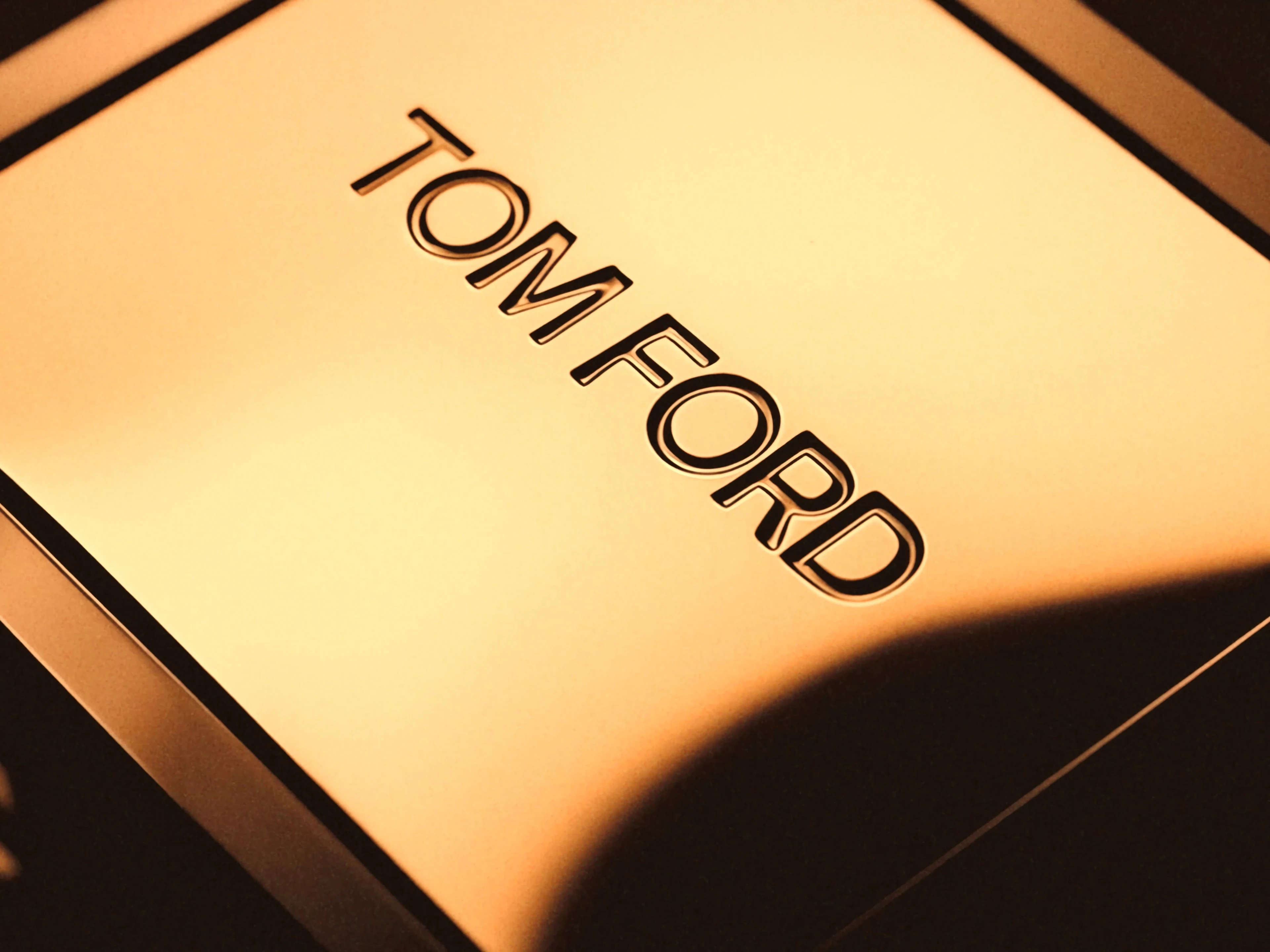 Tom Ford - Oud Wood — cinematography still (2 of 9)