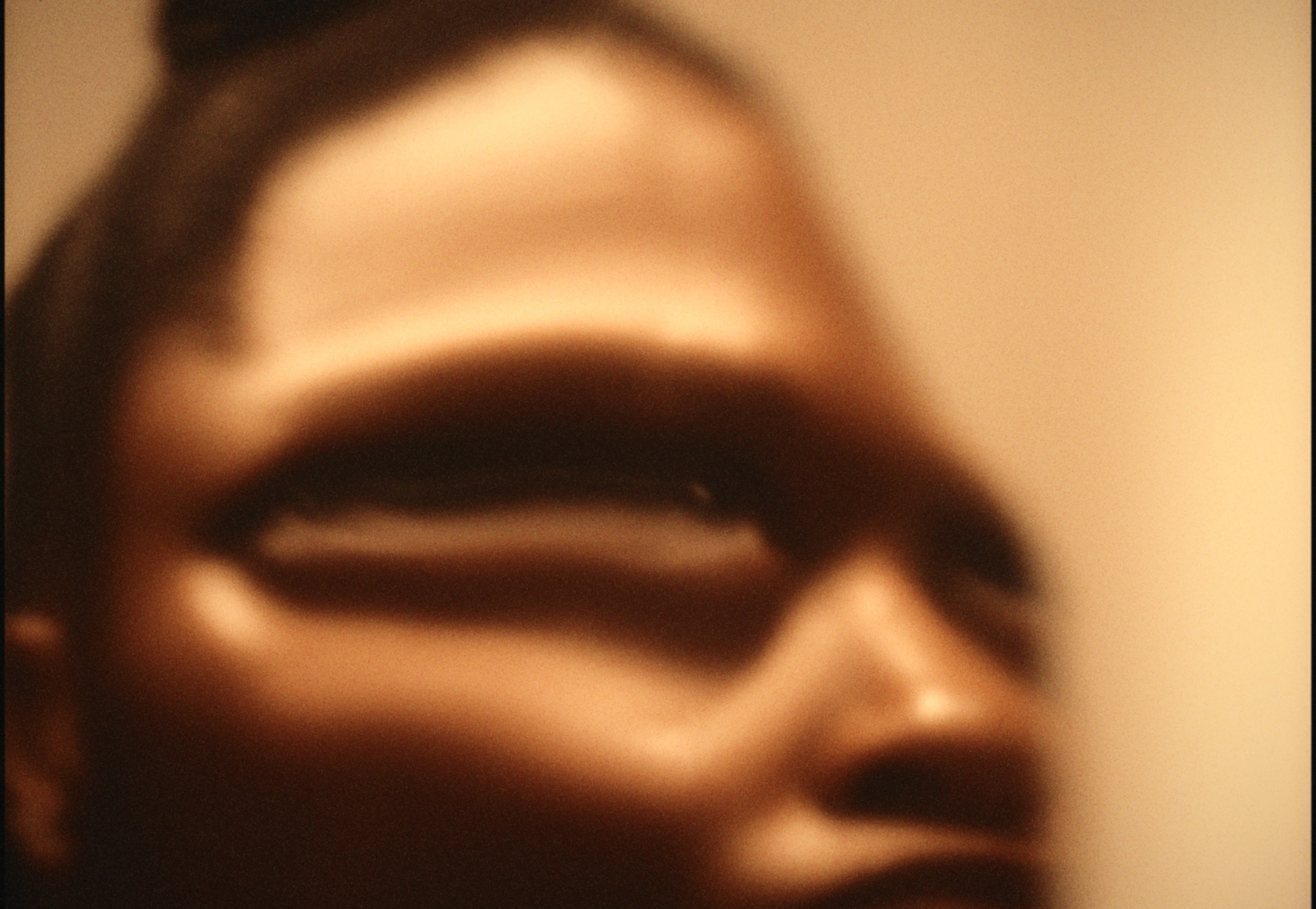 Tom Ford - Oud Wood — cinematography still (7 of 9)